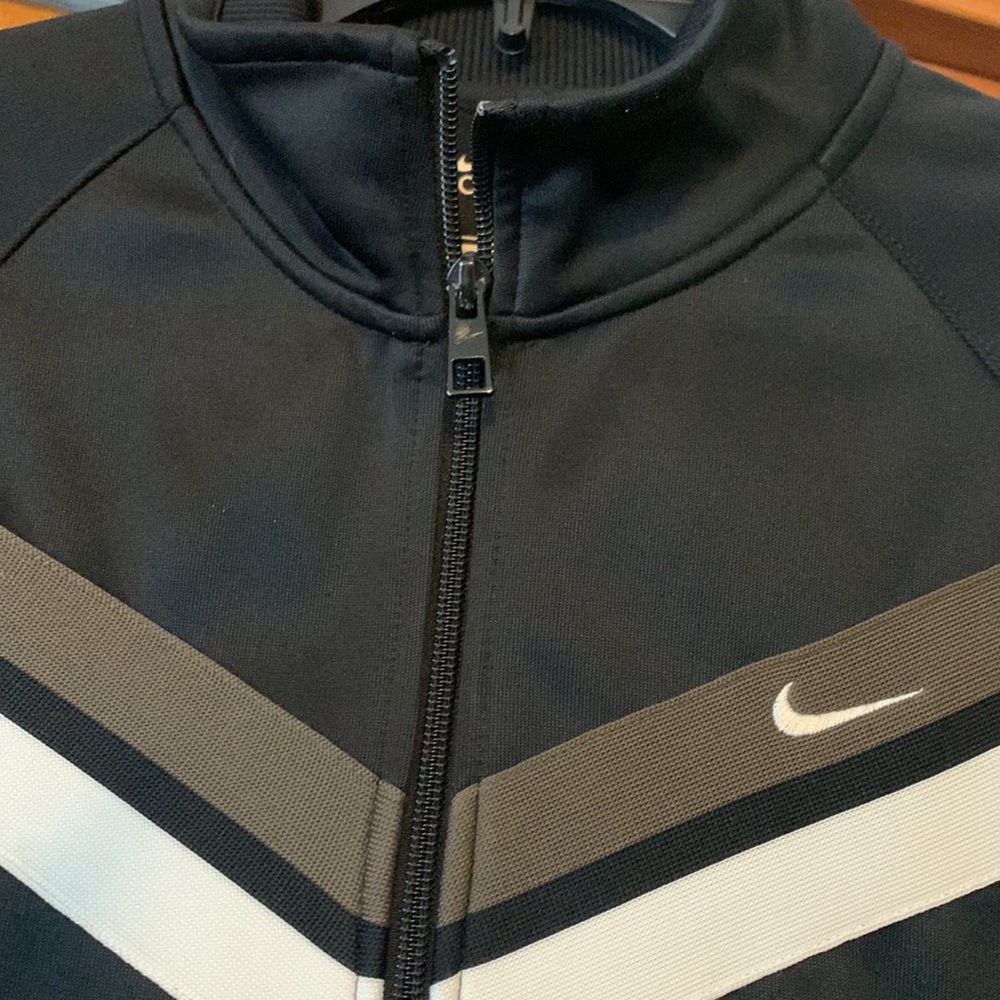 Nike zip up jacket - Picture 3 of 10